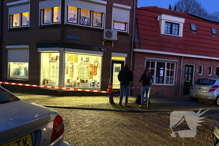 Onderzoek naar gewapende overval op klokkenwinkel