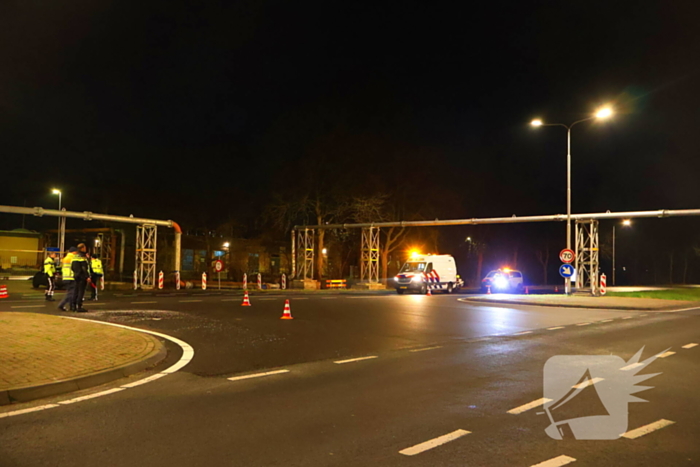 Persoon geschept door auto en overlijd op straat