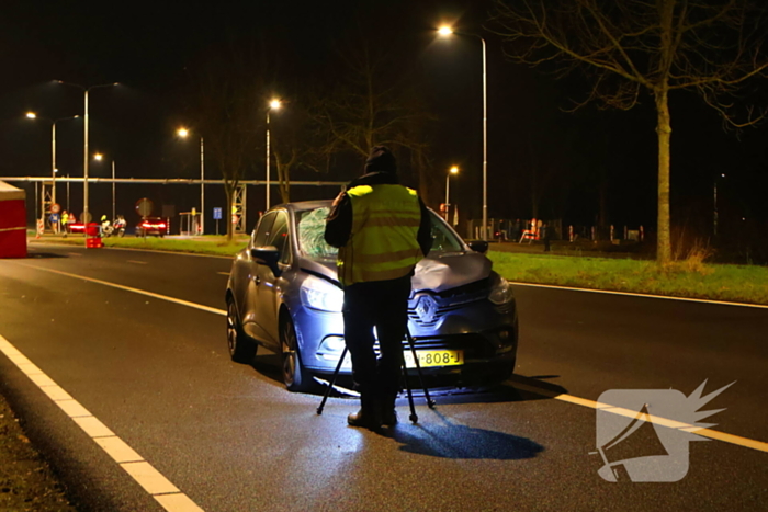 Persoon geschept door auto en overlijd op straat