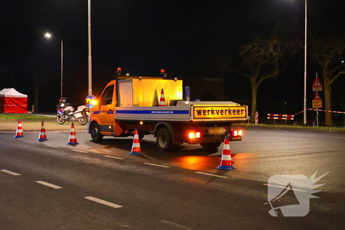 Persoon geschept door auto en overlijd op straat