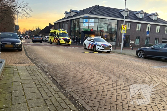 Fietser en automobilist botsen met elkaar