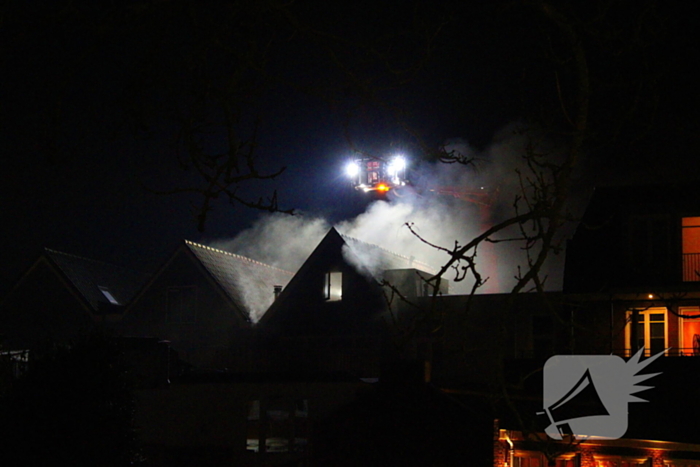 Veel rook bij brand in woning