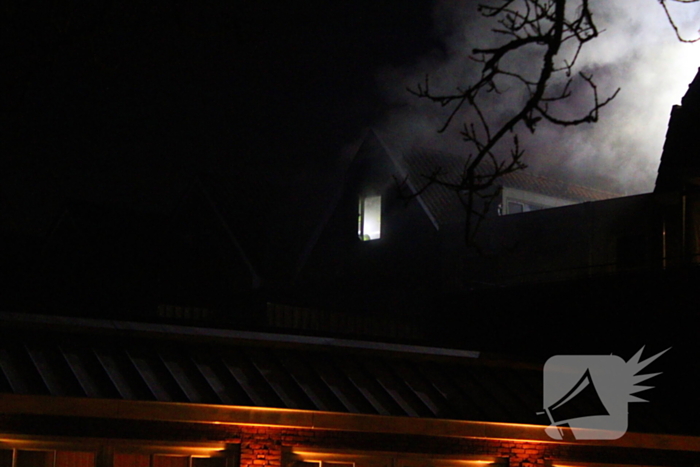 Veel rook bij brand in woning