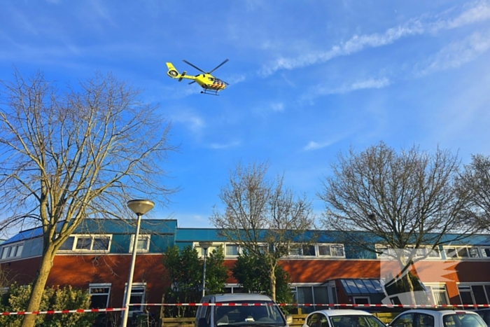 Traumahelikopter landt in woonwijk