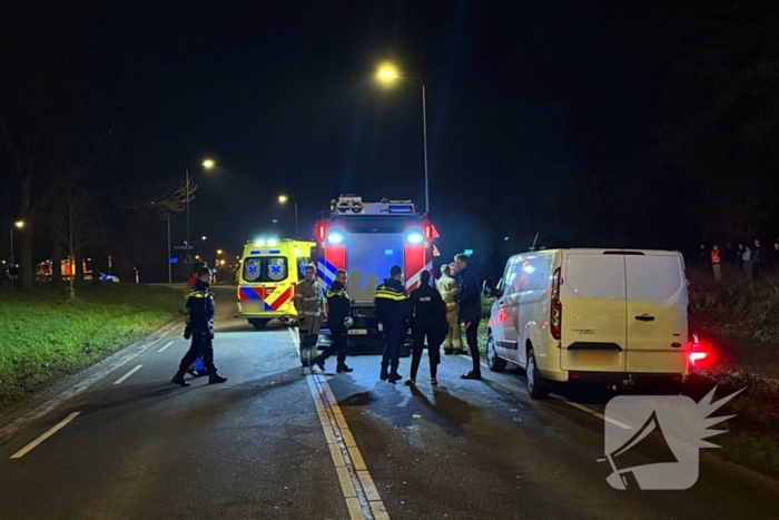 Peperdure Mercedes belandt in het water