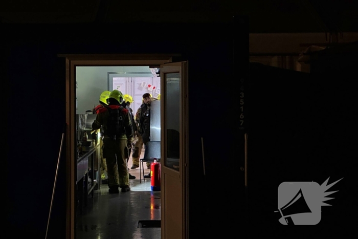 Brandweer blust keukenbrand in AZC