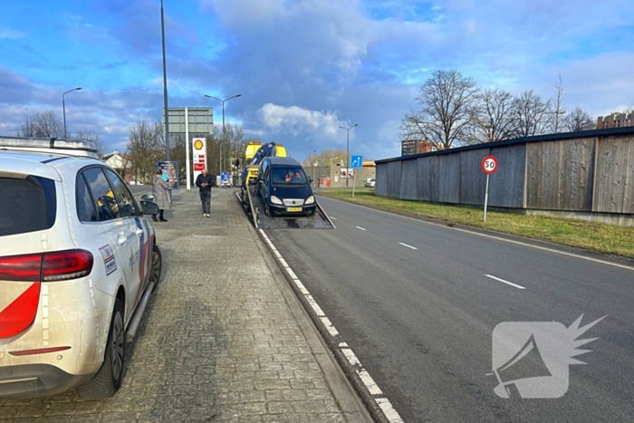 Flinke schade bij botsing tussen twee auto's