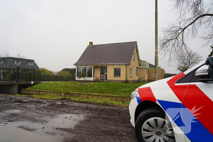 Politie treft mogelijk drugslab aan, twee aanhoudingen