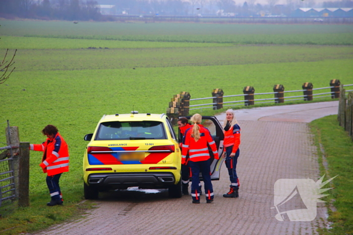 Traumahelikopter landt in weiland