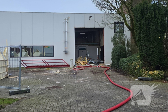 Grote brand in bedrijfspand van koekjesfabriek