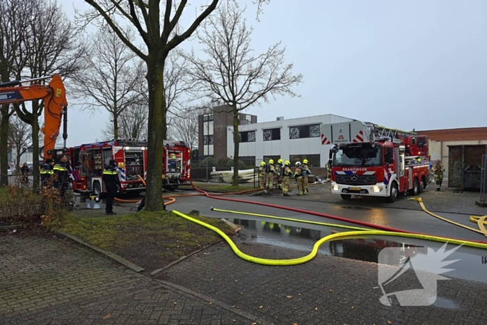Grote brand in bedrijfspand van koekjesfabriek