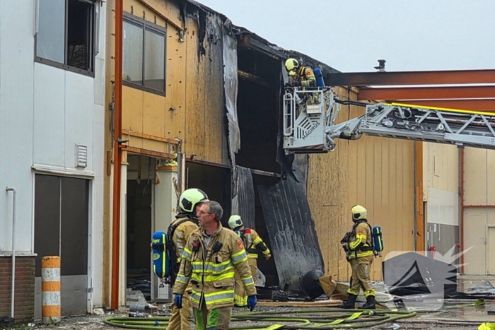 Grote brand in bedrijfspand van koekjesfabriek