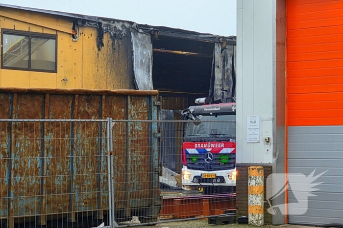 Grote brand in bedrijfspand van koekjesfabriek