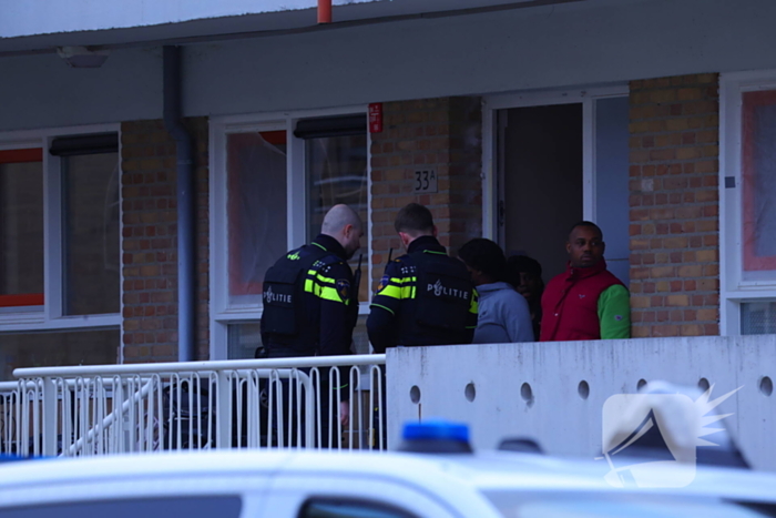 Meerdere schoten gelost auto beschadigd