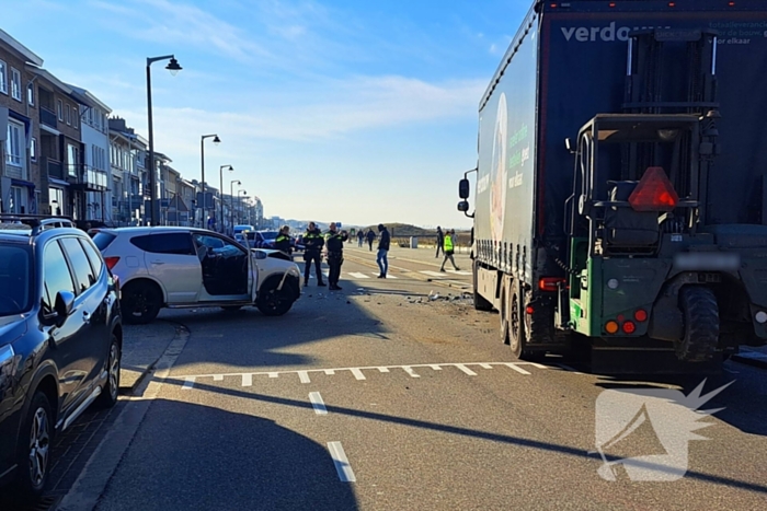 Ongeval tussen vrachtwagen en personenauto