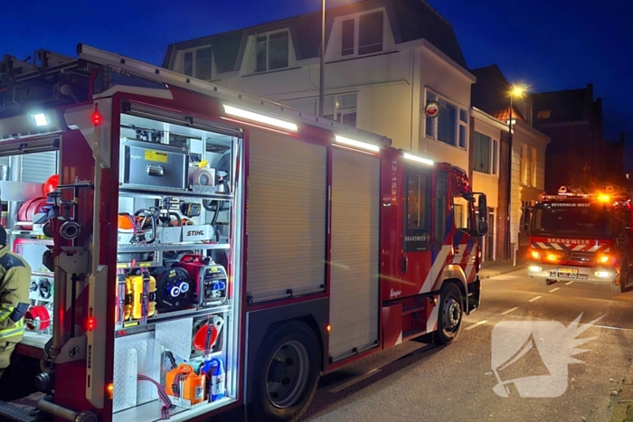 Brandweer ingezet voor brandende kerstboom