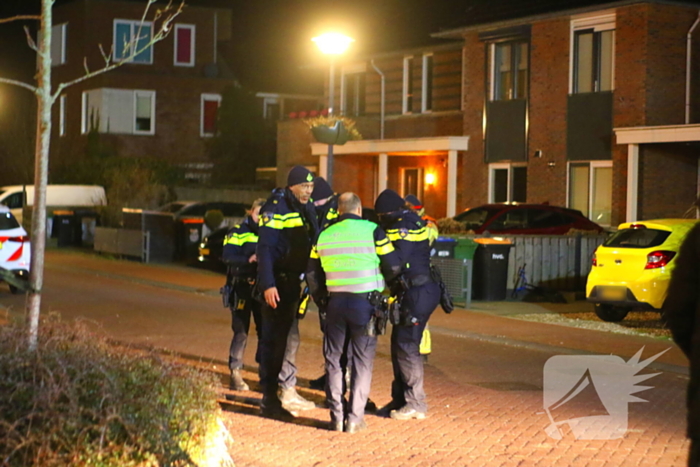 Brandweer blust brand na explosie