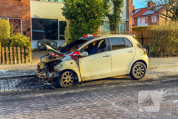 Weer autobrand, politie doet onderzoek