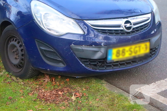 Twee overstekende fietsers aangereden door auto