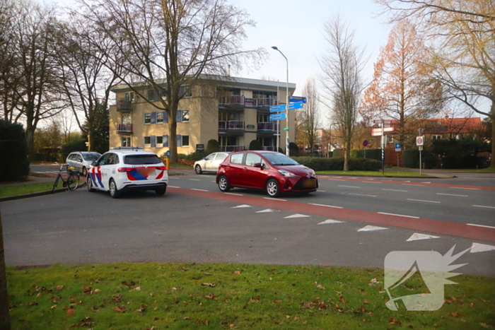 Twee overstekende fietsers aangereden door auto