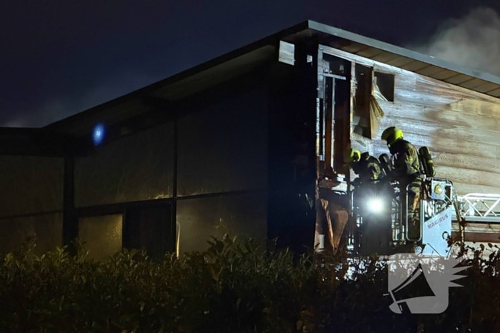 Veel schade door brand in bedrijfspand