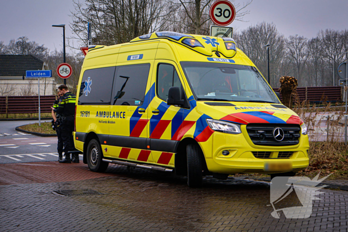 Automobilist ziet fatbiker over het hoofd bij oversteekplaats