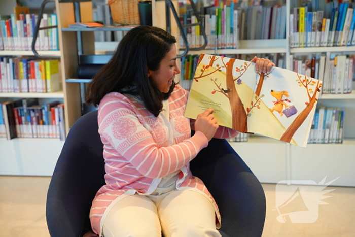 Uitbreiding anderstalige boeken bij bibliotheek gevierd met anderstalig voorleesuurtje