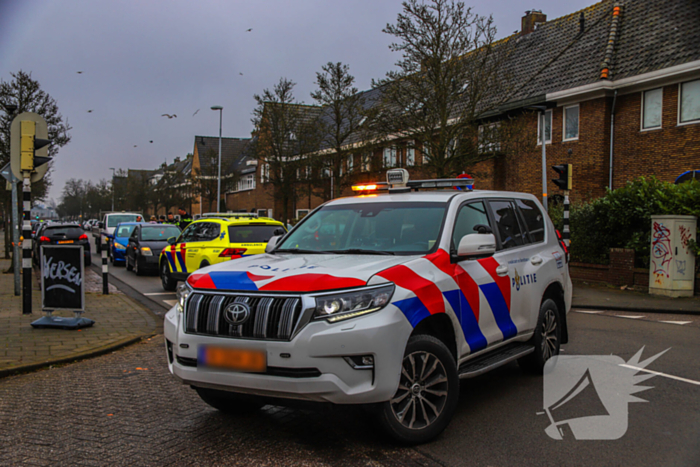 Zwangere vrouw gewond naar ziekenhuis na aanrijding