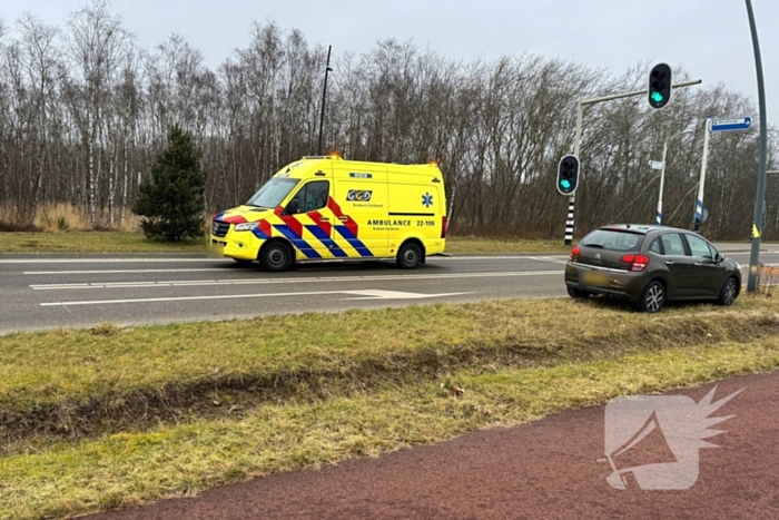 Schade bij kopstaart botsing tussen twee voertuigen