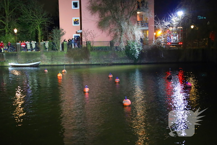 Politie zoekt naar verdachte in het water na achtervolging