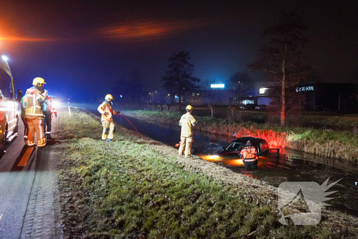 Auto in het water aangetroffen