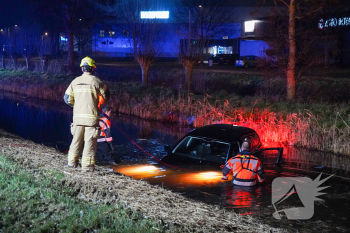 Auto in het water aangetroffen