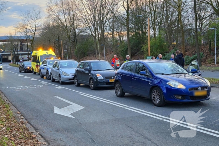 Kop-staart aanrijding voor verkeerlichten