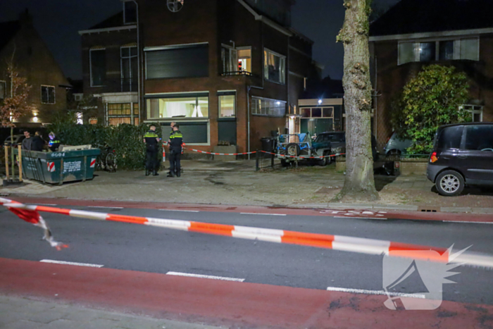 Brand na explosie bij woning