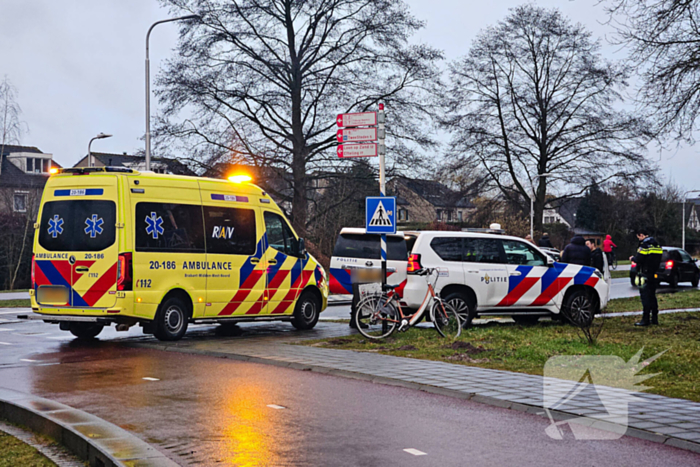 Fietser en automobilist in botsing op beruchte rotonde