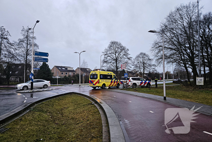 Fietser en automobilist in botsing op beruchte rotonde