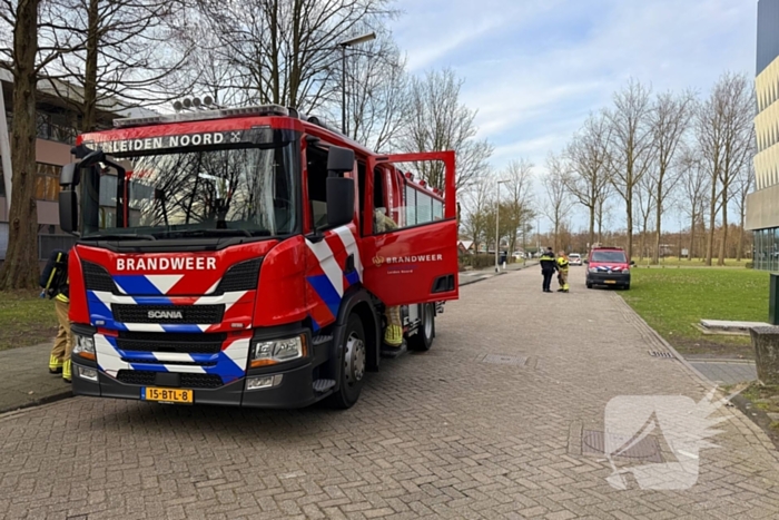 Smeulende relais zorgt voor rookontwikkeling in bedrijfspand
