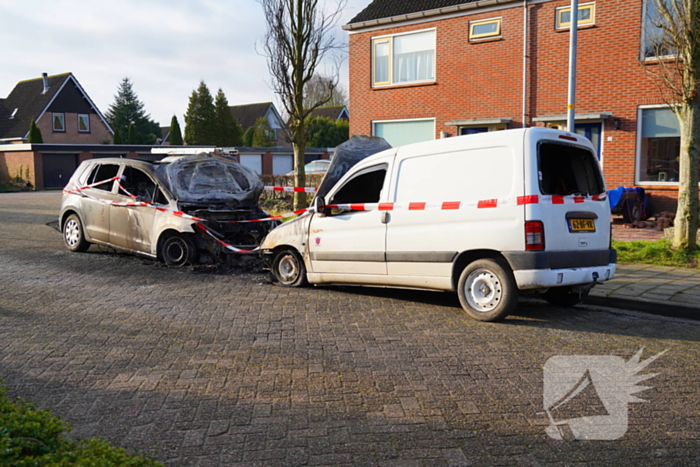 Politie start onderzoek naar autobrand