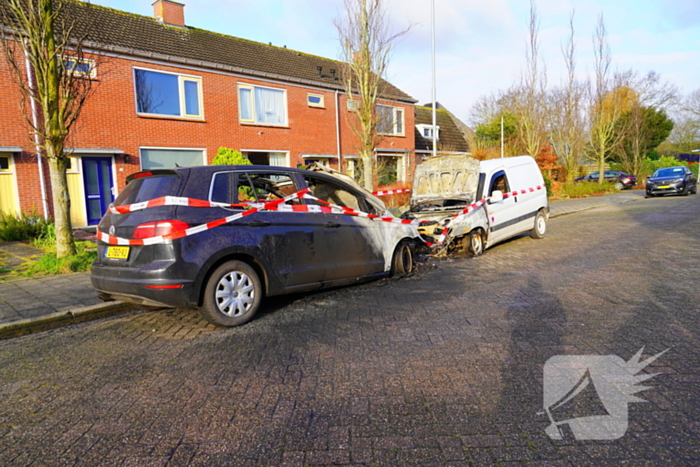 Politie start onderzoek naar autobrand