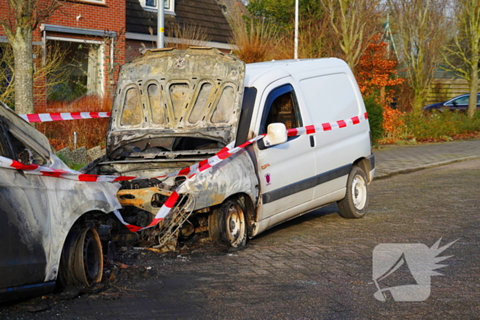Politie start onderzoek naar autobrand