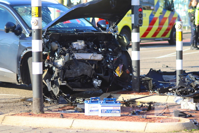 Gewonden en veel schade na ongeval