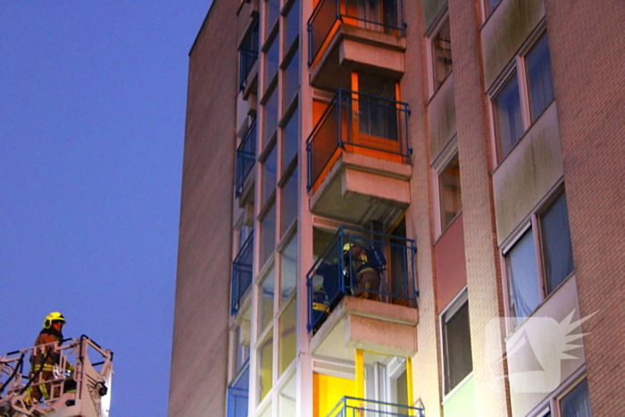 Brandweer ingezet voor grote brand in flatgebouw