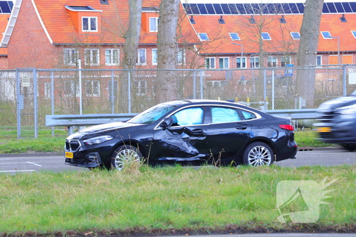 Geen gewonden bij aanrijding met bakwagen