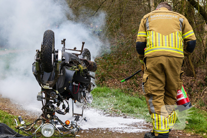 Scooter gaat in vlammen op