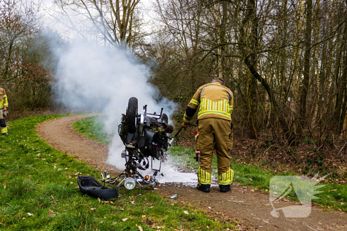 Scooter gaat in vlammen op