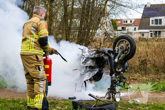 Scooter gaat in vlammen op