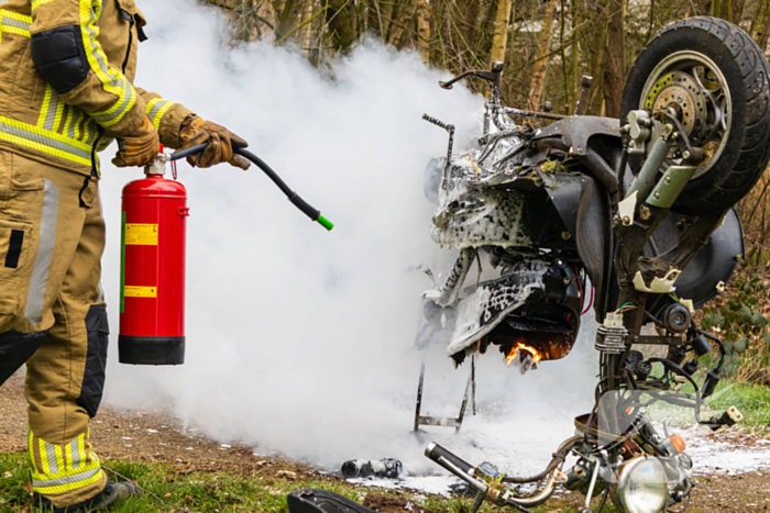 Scooter gaat in vlammen op