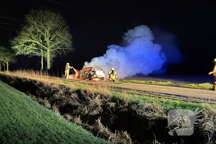 Voertuigbrand moeilijk te bestrijden