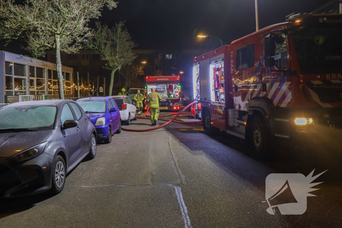 Explosie en grote brand in buurthuis, eerder doelwit geweest van explosie