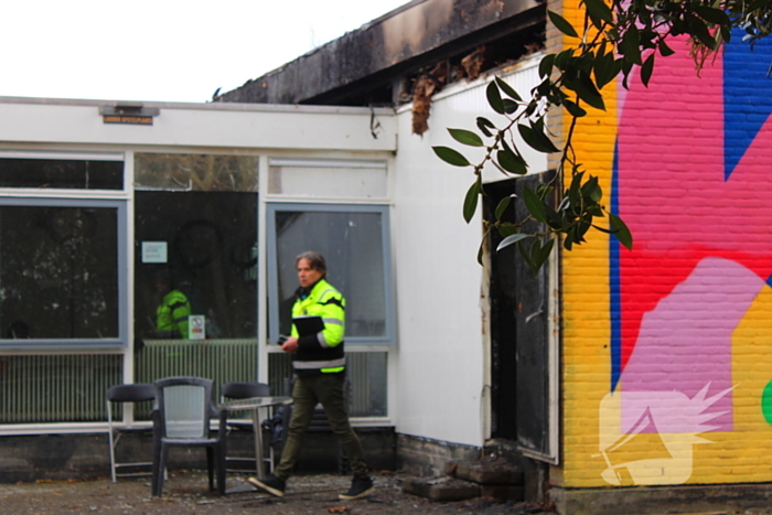 Schade aan buurthuis goed zichtbaar na grote brand
